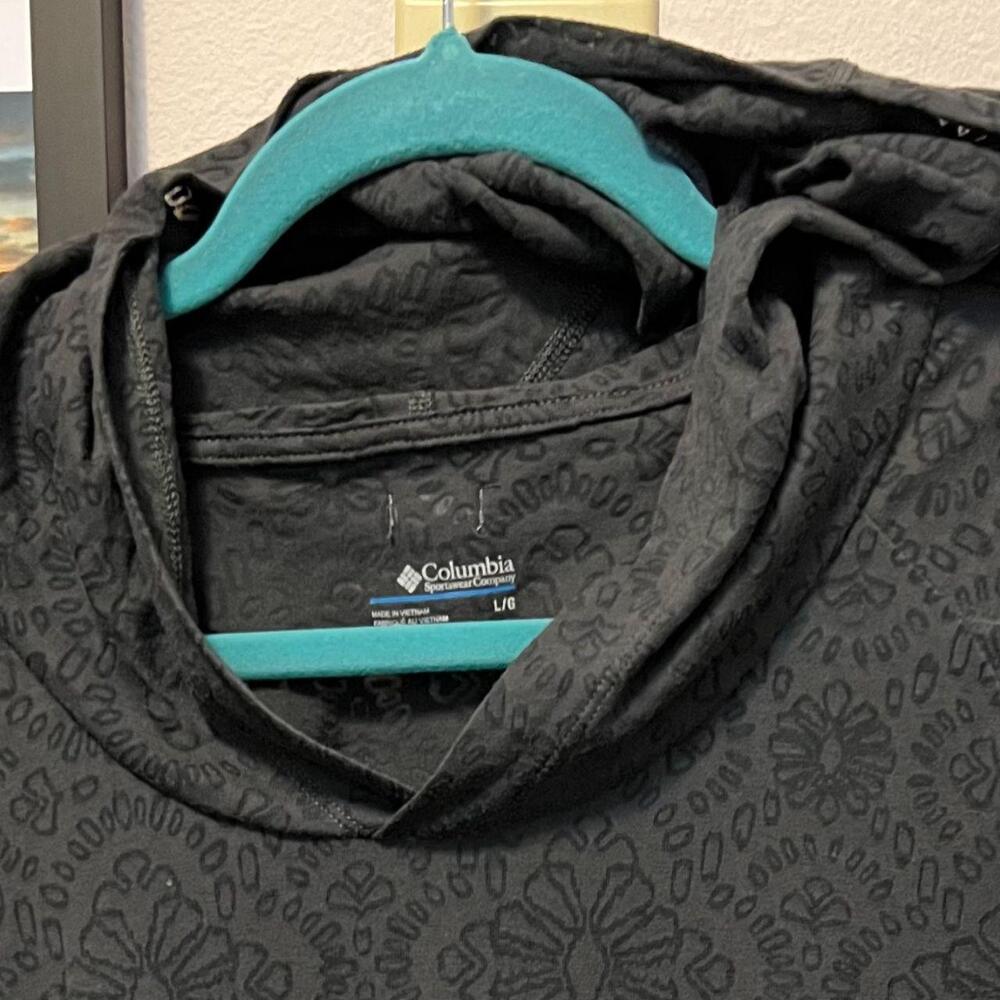 Columbia Women’s Charcoal Colored Floral Burnout Hoodie Top Long-Sleeve Pullover image 3